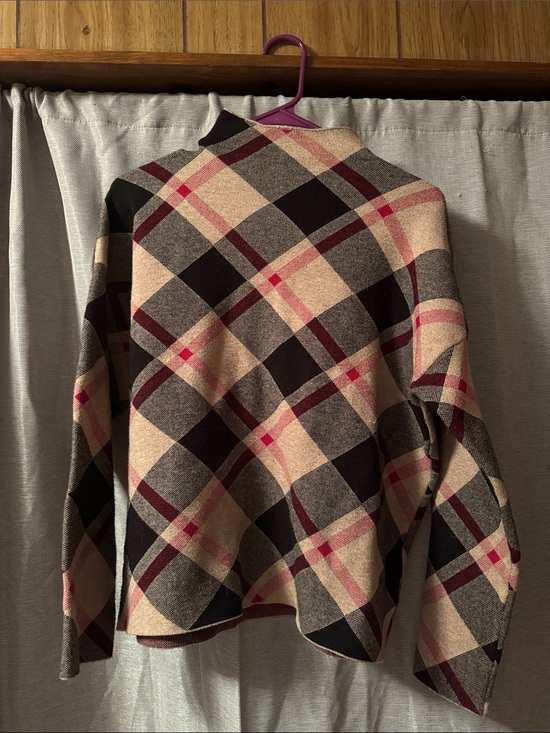 Sweaters - SIZE X-L FITS LIKE A LARGE. Runs on the smaller side